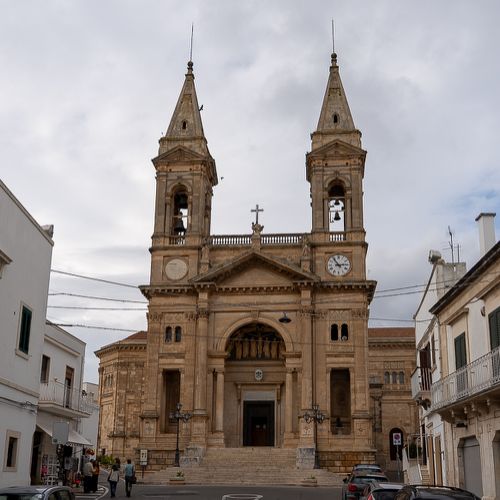 Alberobello basilique