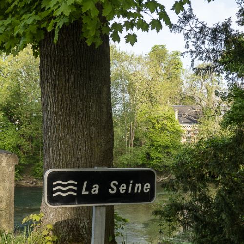La Seine, Clérey