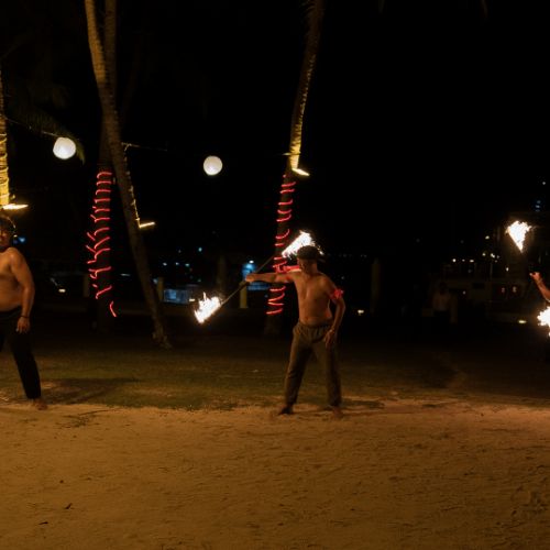 Welcome diner fire show